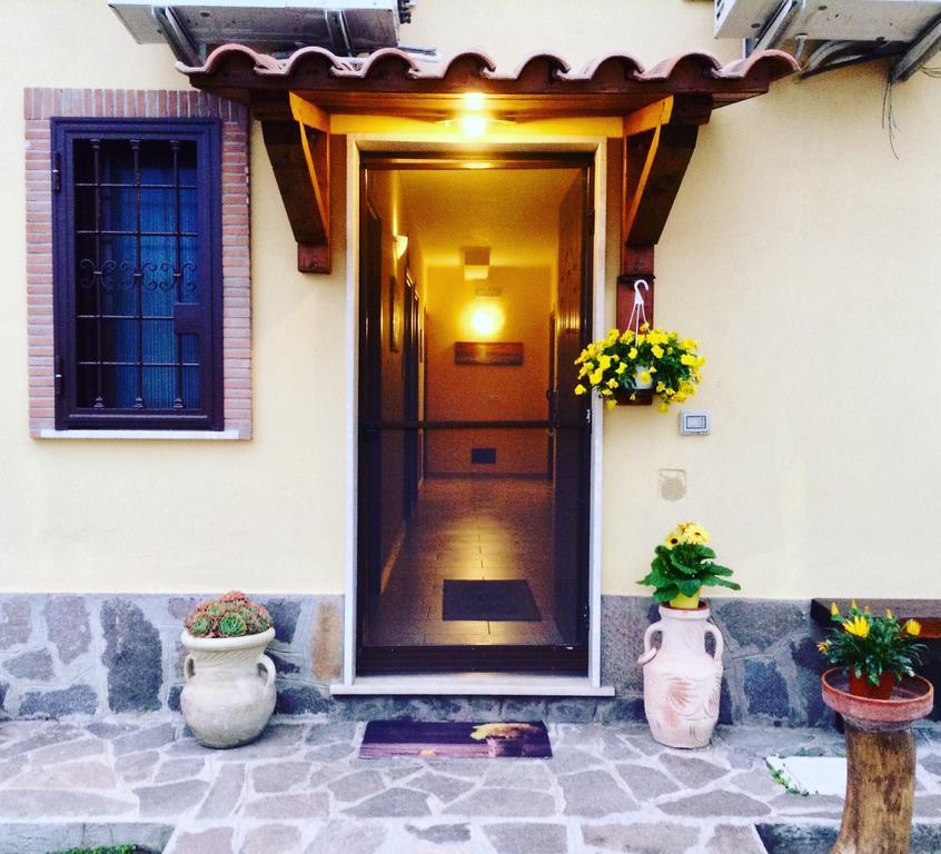 The Yellow House Fiumicino Exterior photo